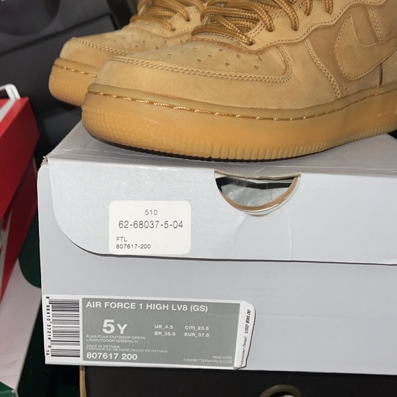 Gradeschool Nike Air Force High LV8 Size 5y - Picture 3 of 5